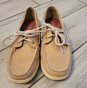 Leather Sperry light colored boat shoes